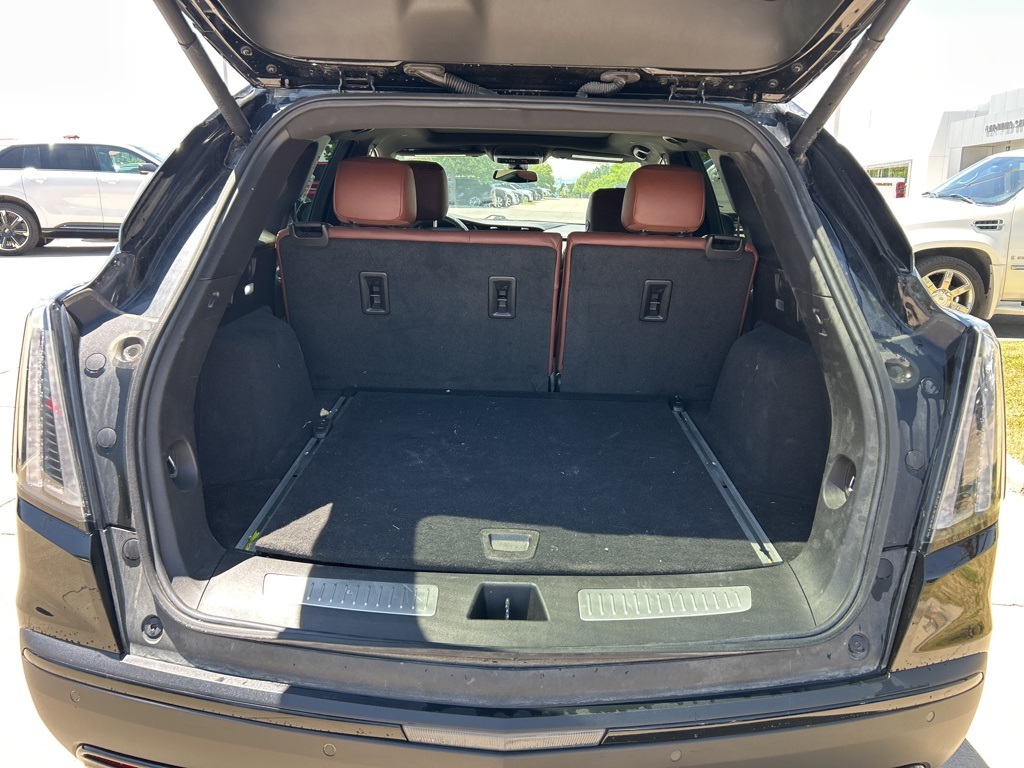 Vehicle image 11 of 27