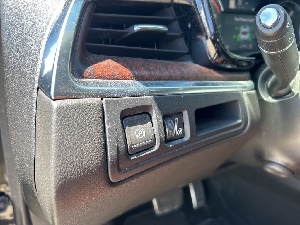 Vehicle image 14 of 27