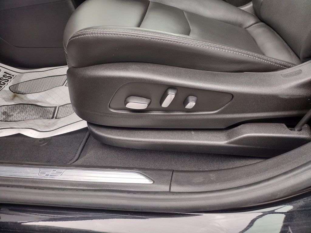 Vehicle image 10 of 29