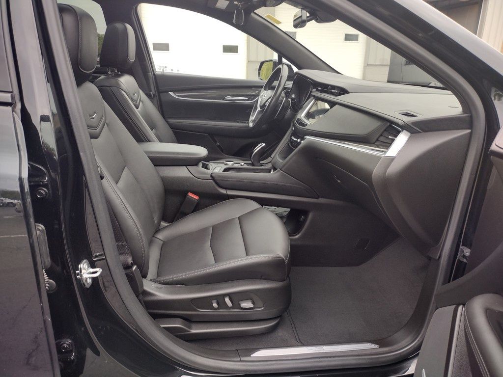 Vehicle image 26 of 29