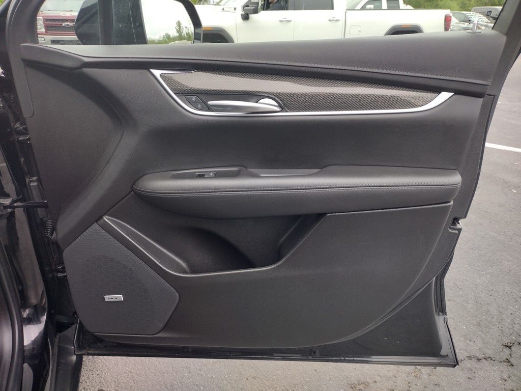 Vehicle image 28 of 29