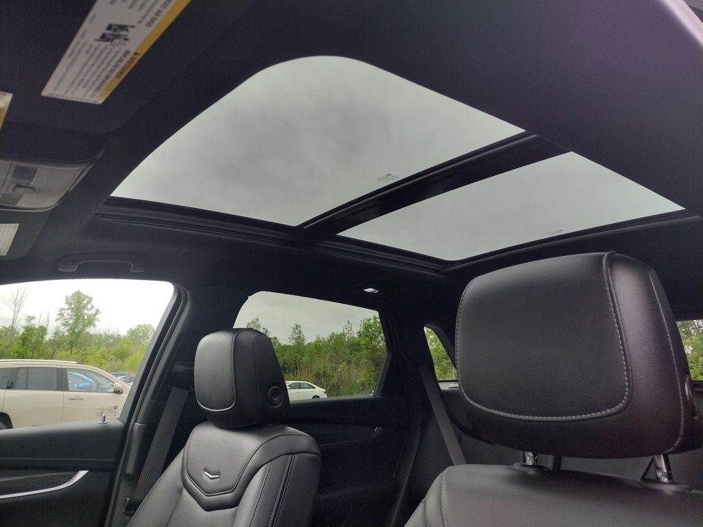 Vehicle image 21 of 29
