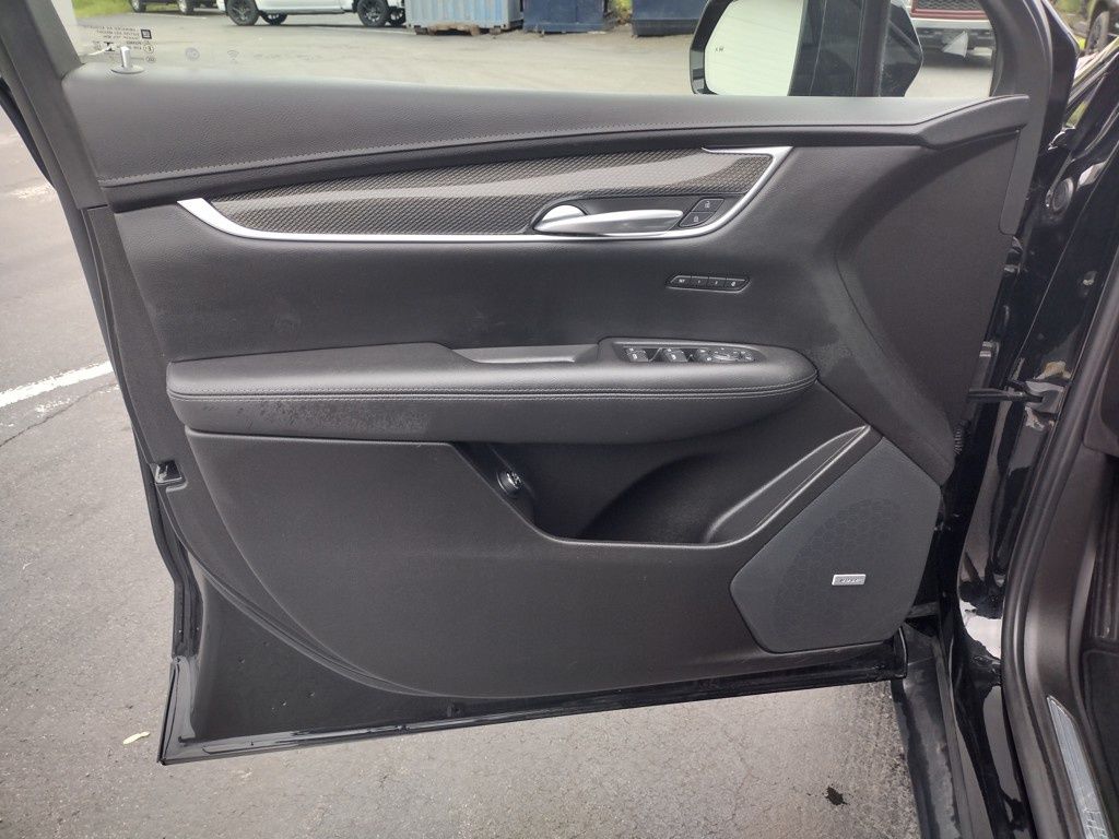 Vehicle image 18 of 29