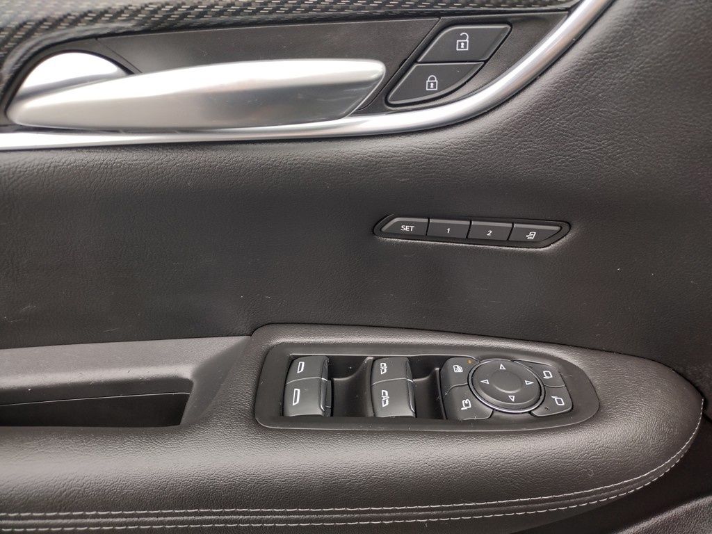 Vehicle image 19 of 29