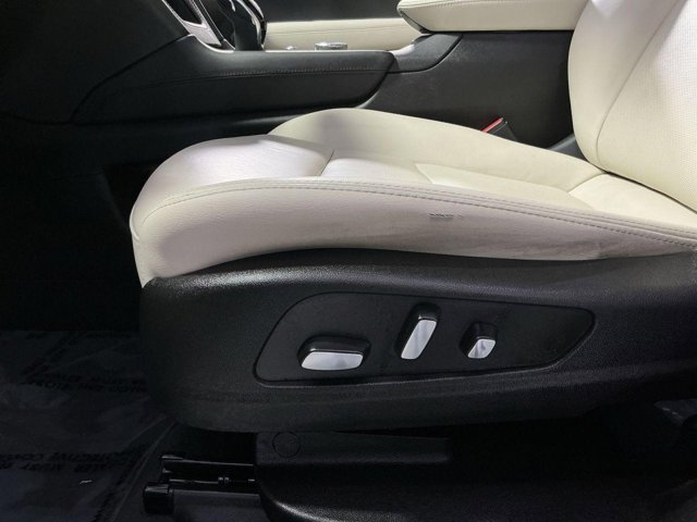 Vehicle image 19 of 36