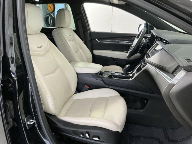 Vehicle image 32 of 36