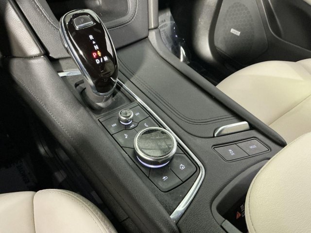 Vehicle image 27 of 36