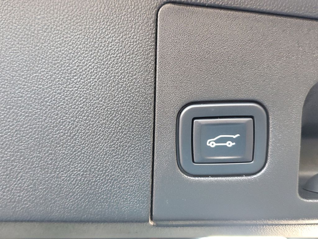 Vehicle image 25 of 30
