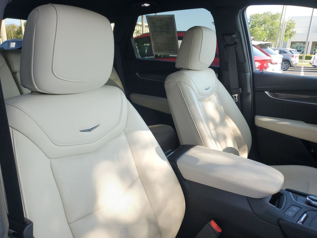 Vehicle image 22 of 30