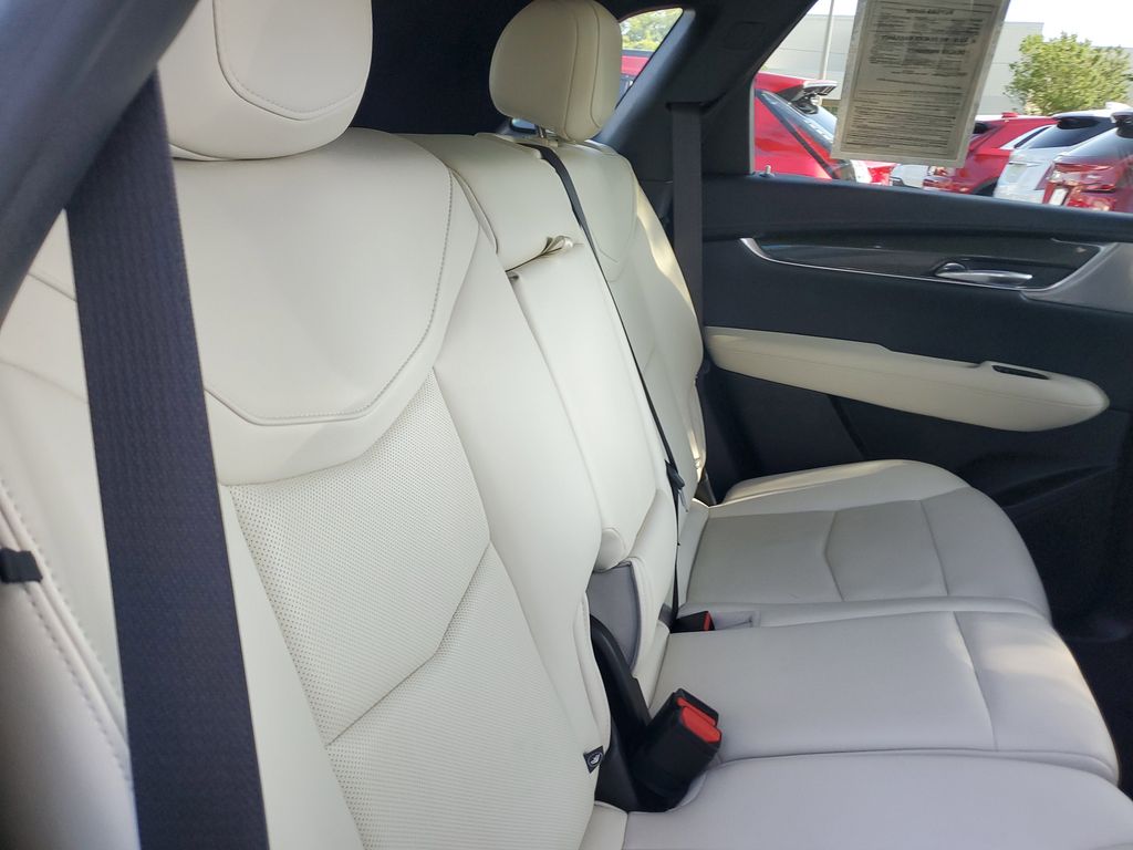 Vehicle image 23 of 30