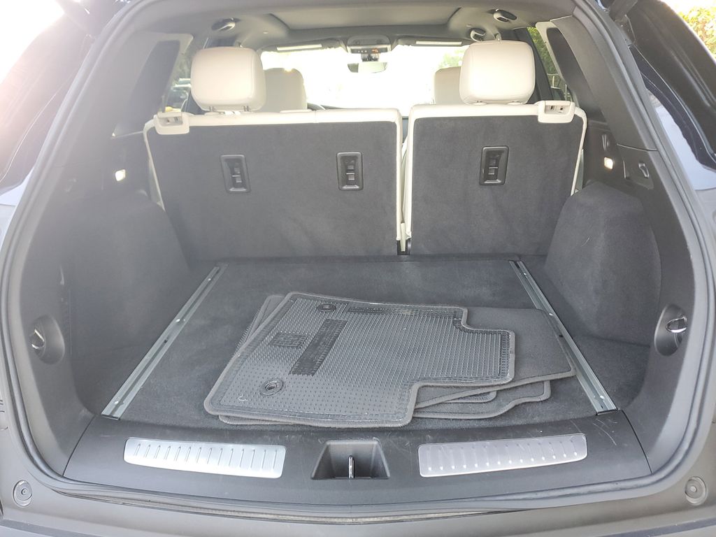 Vehicle image 24 of 30