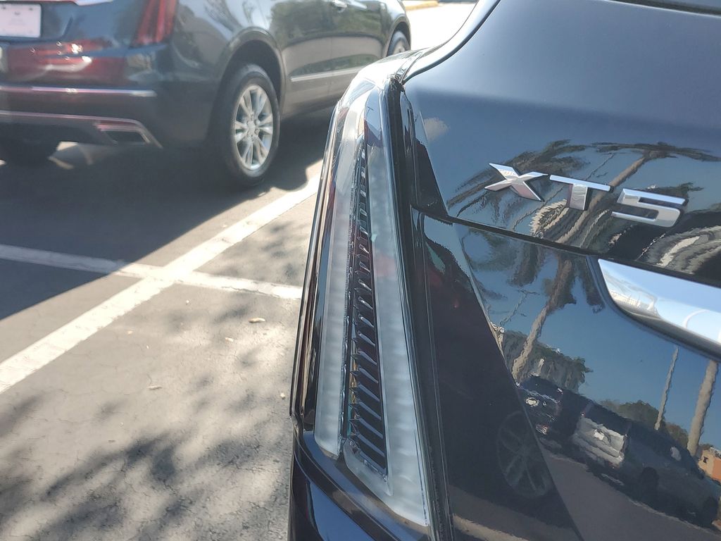 Vehicle image 26 of 30