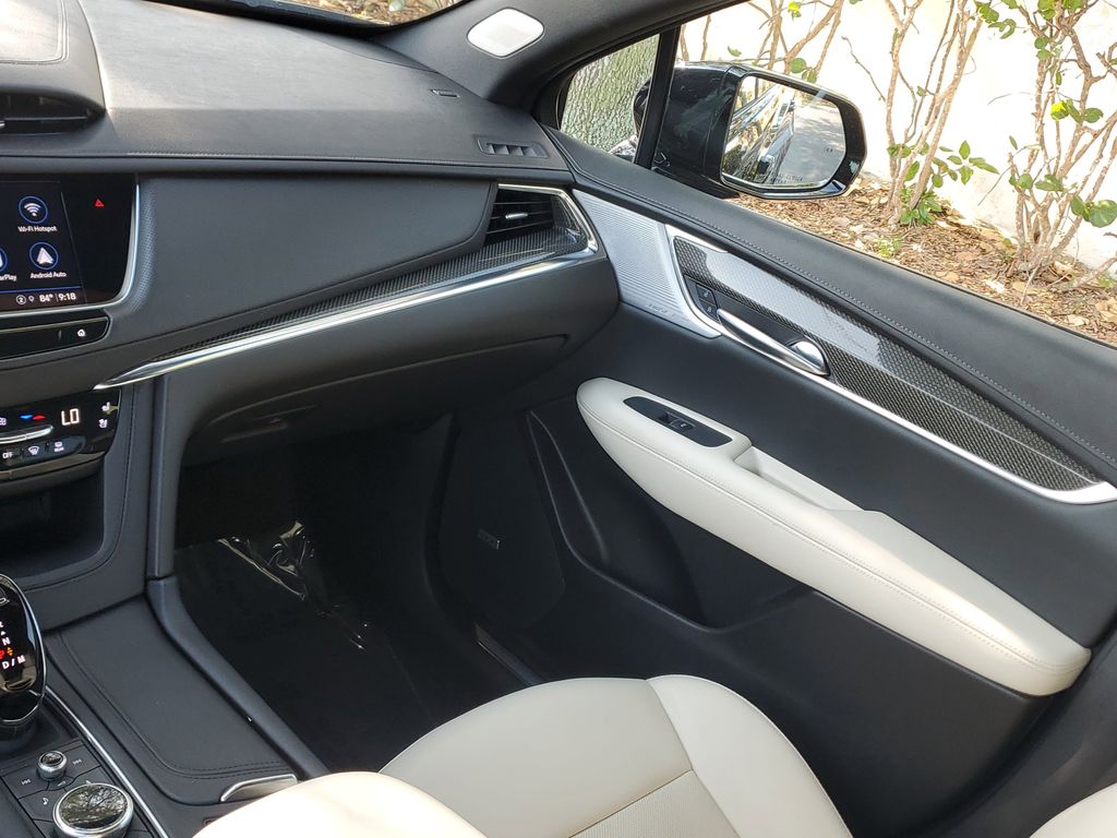 Vehicle image 19 of 30