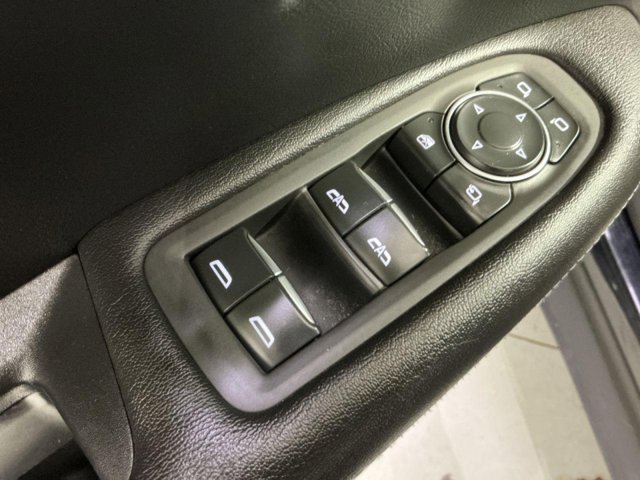 Vehicle image 20 of 33