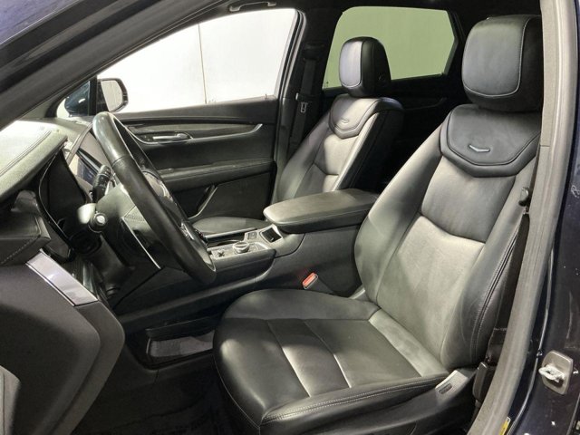 Vehicle image 18 of 33
