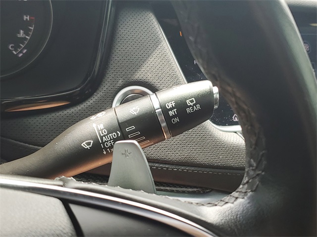 Vehicle image 13 of 28