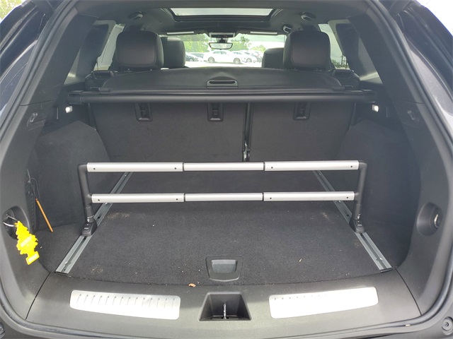 Vehicle image 8 of 28