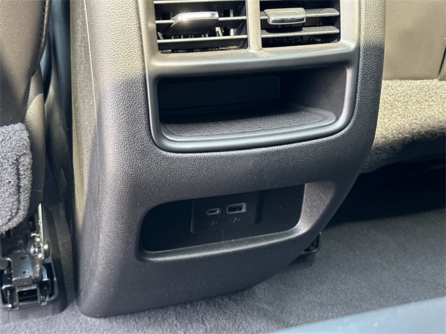 Vehicle image 22 of 30