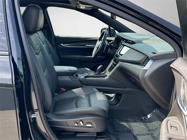 Vehicle image 26 of 30