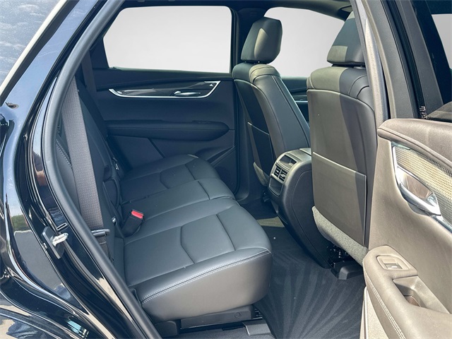 Vehicle image 25 of 30