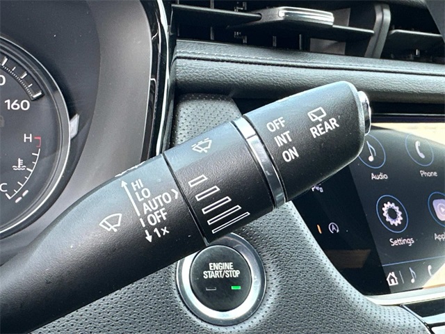 Vehicle image 14 of 30