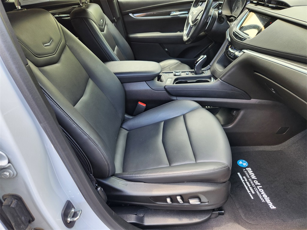 Vehicle image 25 of 30