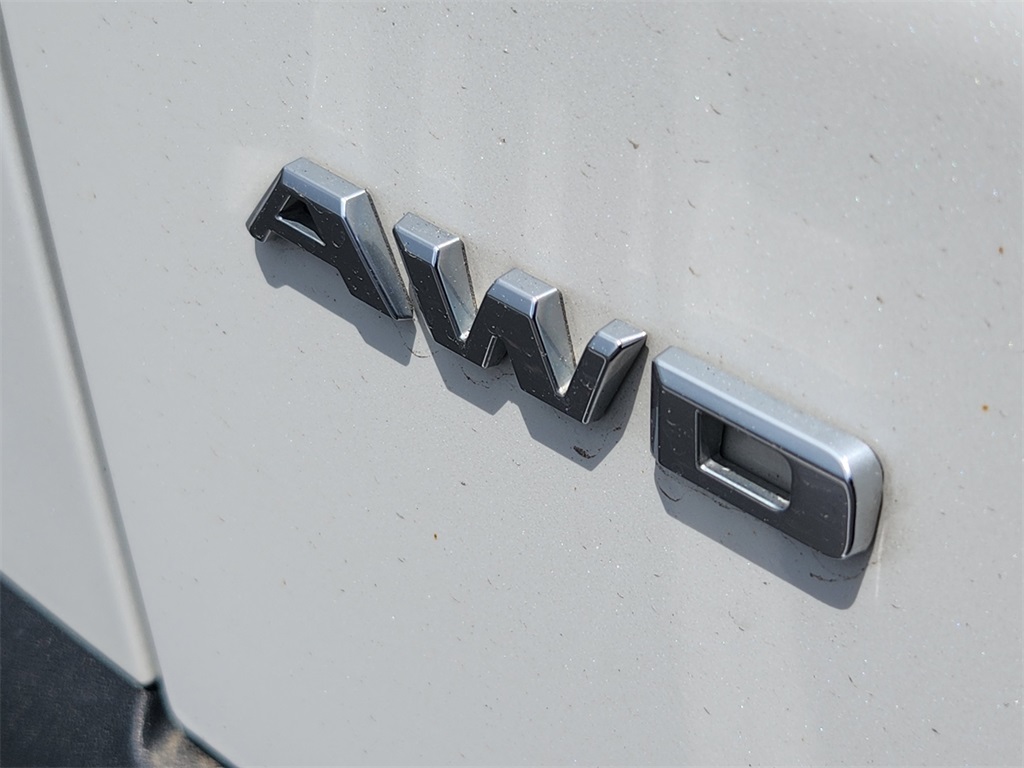 Vehicle image 14 of 30