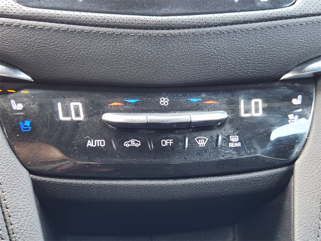 Vehicle image 23 of 30