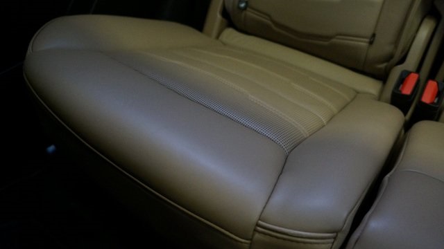 Vehicle image 60 of 97