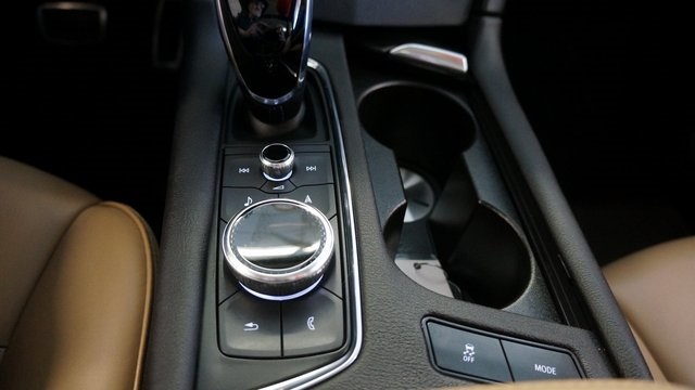 Vehicle image 19 of 97