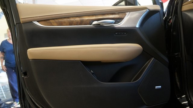 Vehicle image 29 of 97