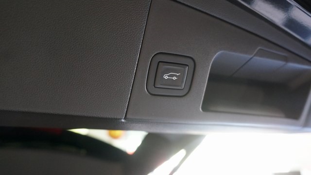 Vehicle image 46 of 97