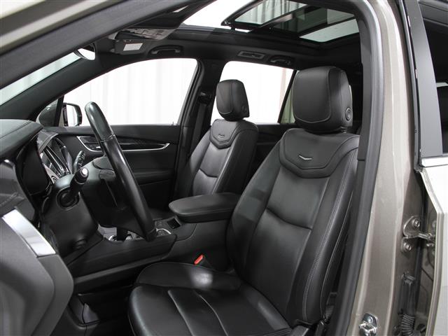 Vehicle image 6 of 26