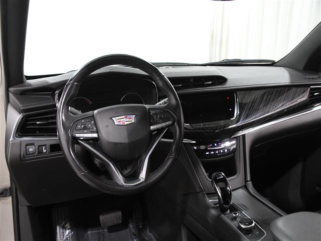Vehicle image 7 of 26