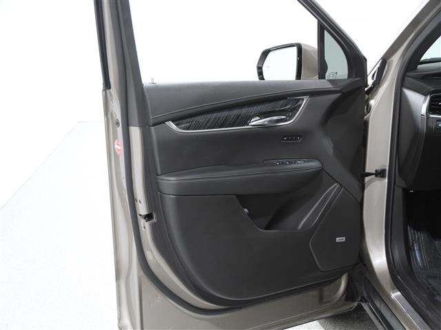 Vehicle image 5 of 26