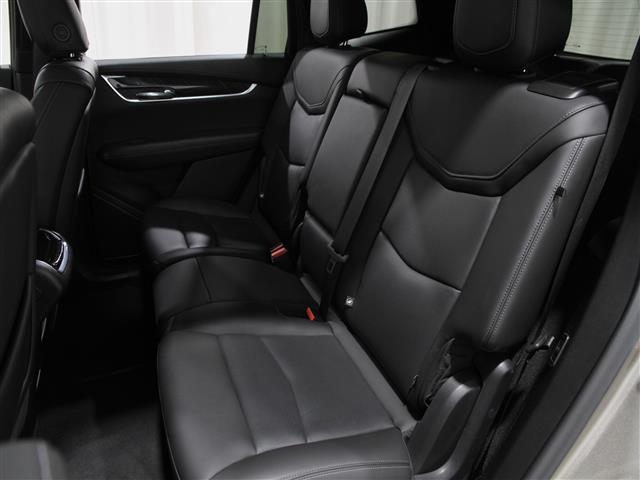 Vehicle image 22 of 26