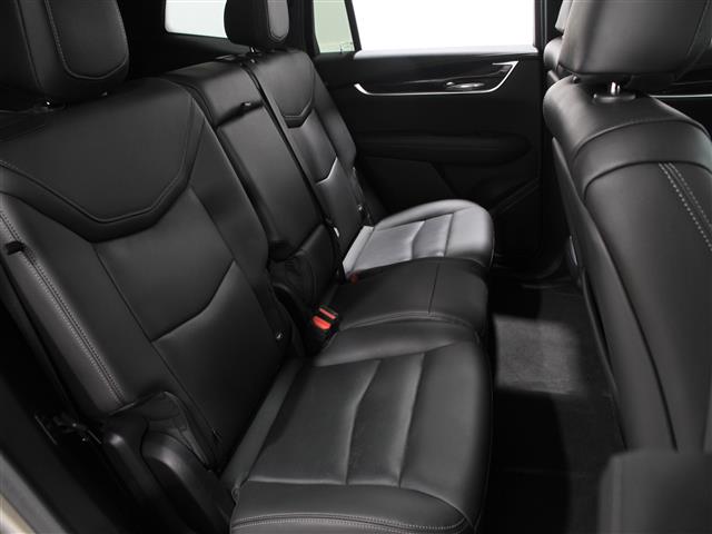 Vehicle image 21 of 26