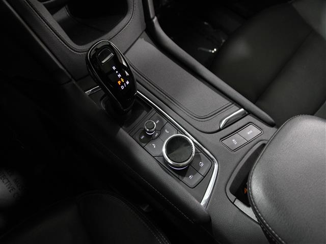 Vehicle image 17 of 26
