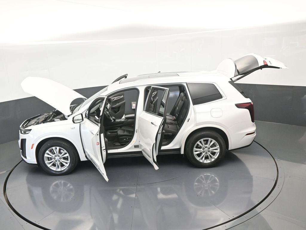Vehicle image 36 of 76