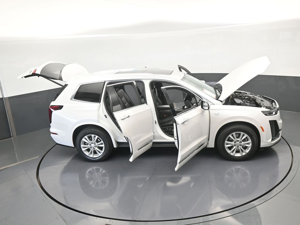 Vehicle image 37 of 76