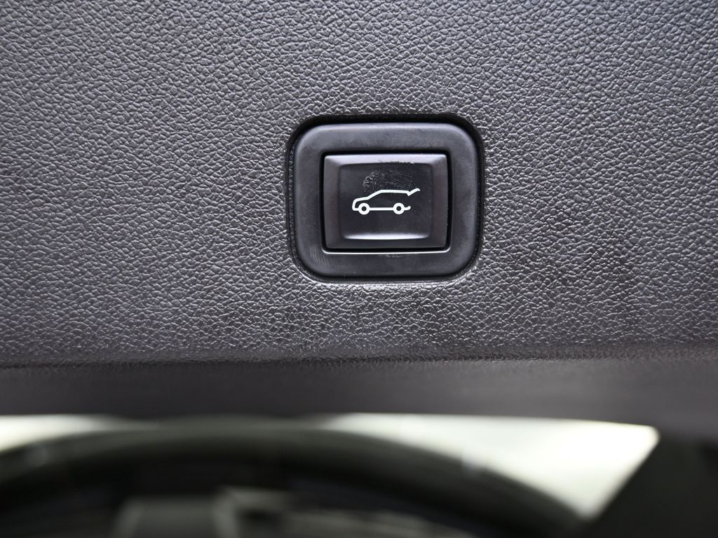 Vehicle image 68 of 76