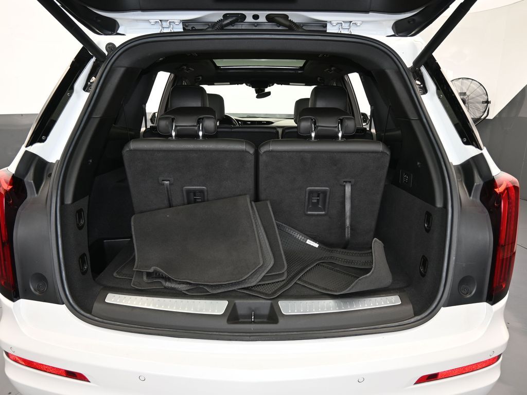 Vehicle image 67 of 76