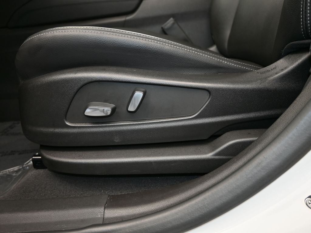 Vehicle image 45 of 76