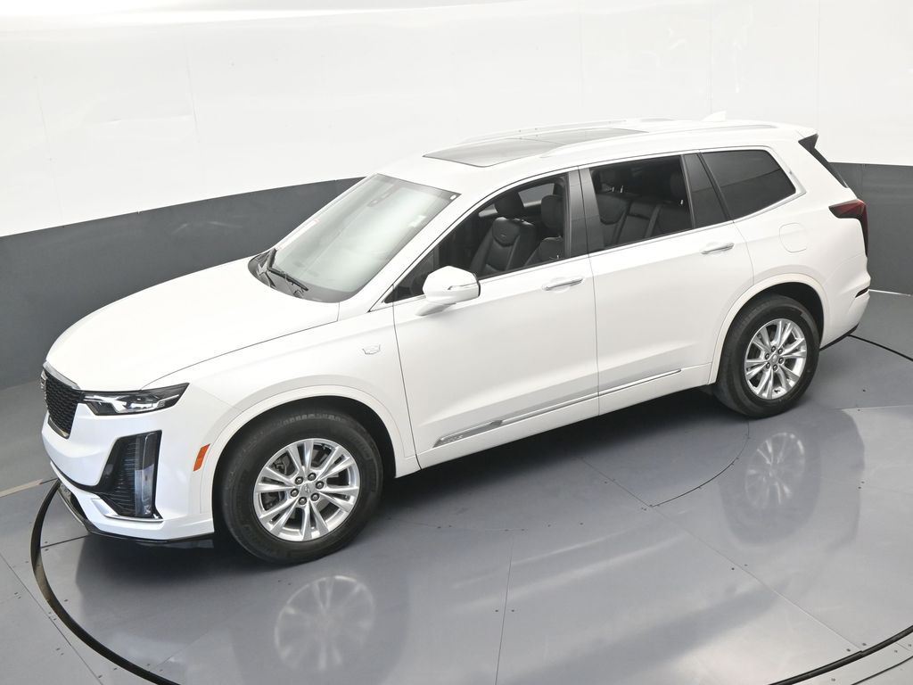 Vehicle image 4 of 76