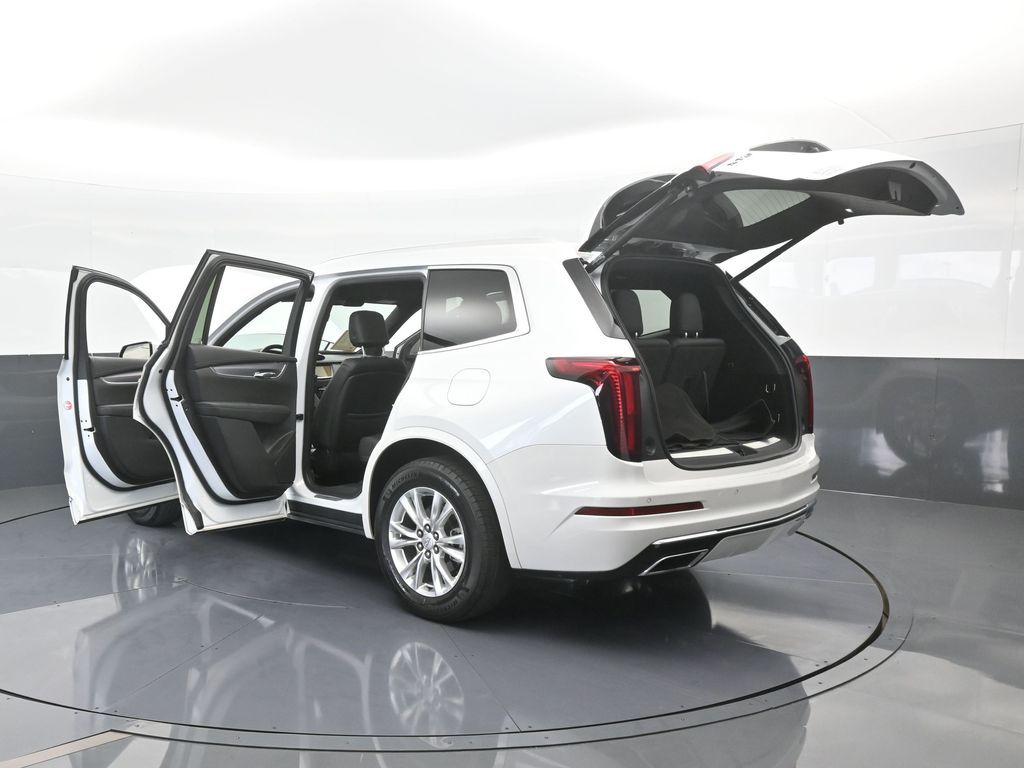 Vehicle image 35 of 76