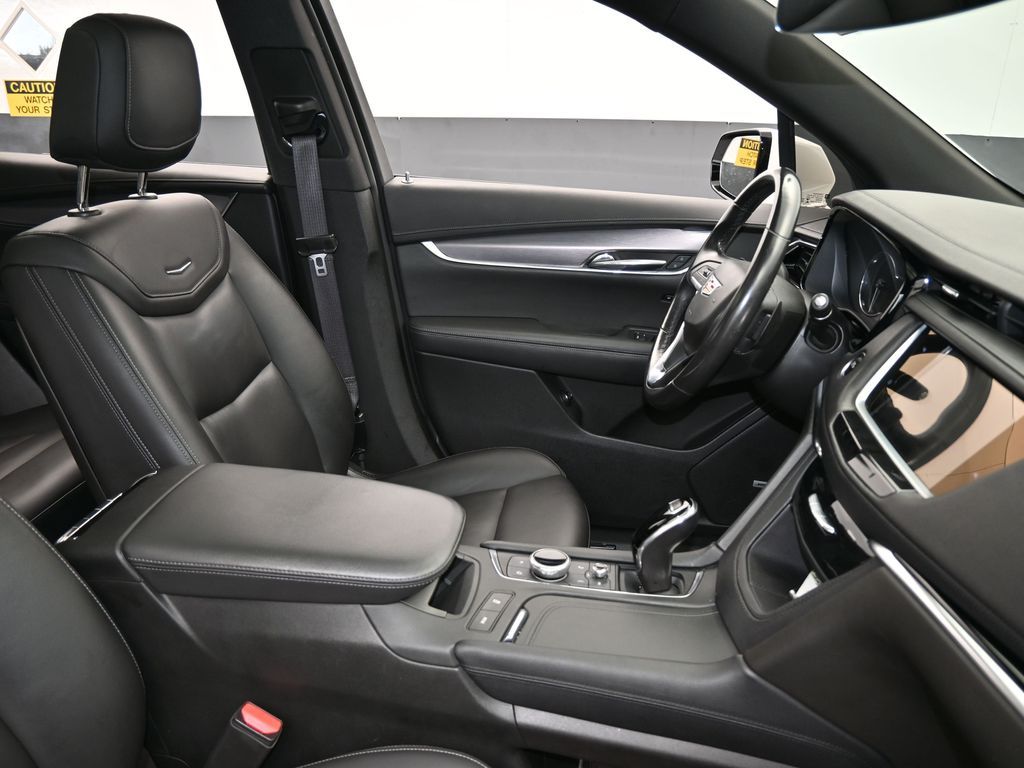 Vehicle image 74 of 76