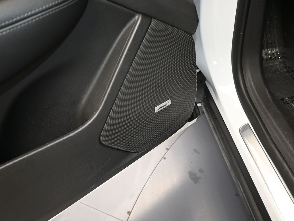 Vehicle image 43 of 76