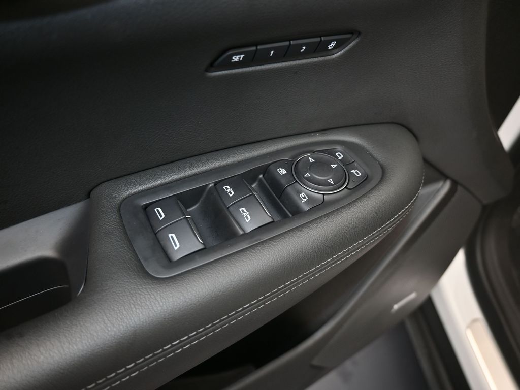Vehicle image 41 of 76