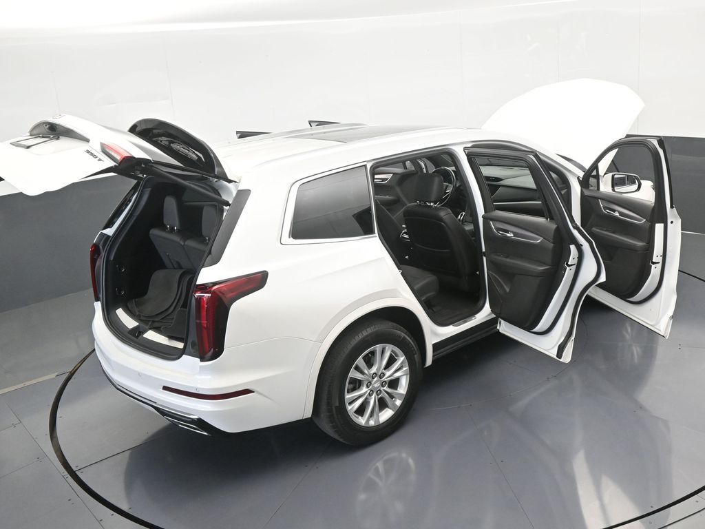 Vehicle image 21 of 76
