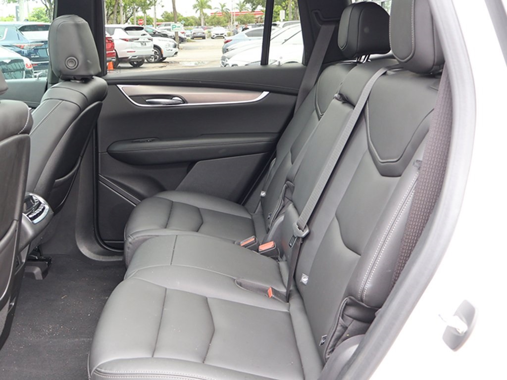 Vehicle image 41 of 66